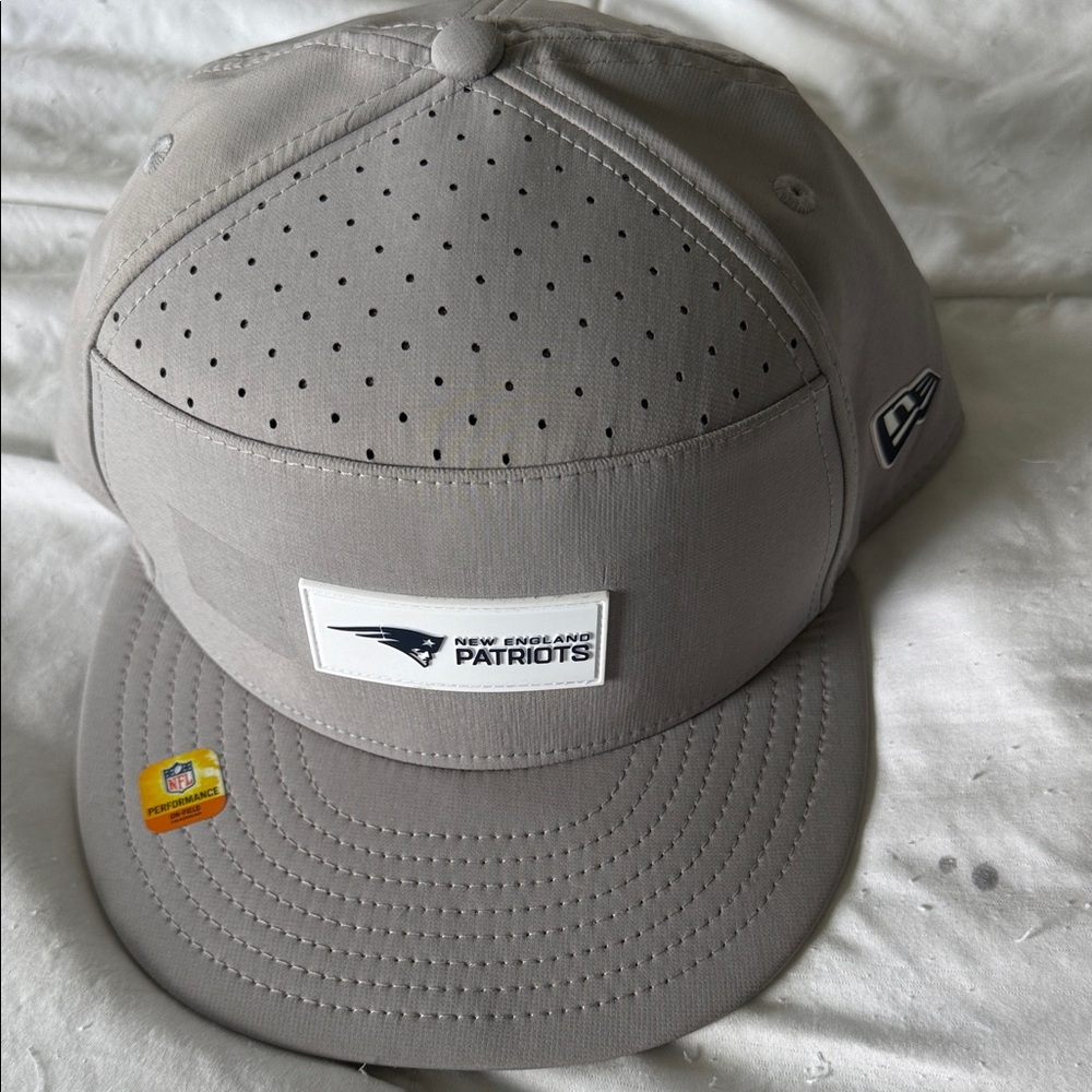 New Era New England Patriots Gray Performance Snapback